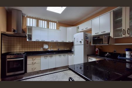 Casa à venda com 260m², 3 quartos e 3 vagasCozinha