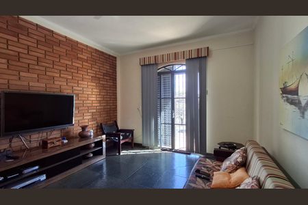 Casa à venda com 260m², 3 quartos e 3 vagasSala 2