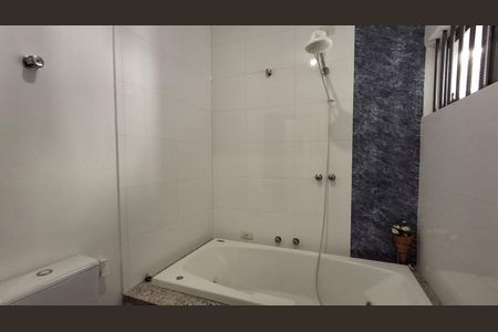 Casa à venda com 260m², 3 quartos e 3 vagasBanheiro da Suíte