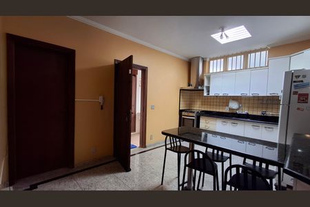 Casa à venda com 260m², 3 quartos e 3 vagasCozinha
