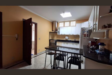 Casa à venda com 260m², 3 quartos e 3 vagasCozinha