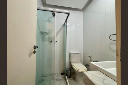 Apartamento à venda com 110m², 2 quartos e 1 vaga Apartamento à venda com 110m², 2 quartos e 1 vagaBanheiro Social