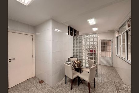 Apartamento à venda com 110m², 2 quartos e 1 vaga Apartamento à venda com 110m², 2 quartos e 1 vagaCozinha