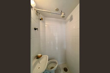 Apartamento à venda com 110m², 2 quartos e 1 vaga Apartamento à venda com 110m², 2 quartos e 1 vagaBanheiro de Serviço