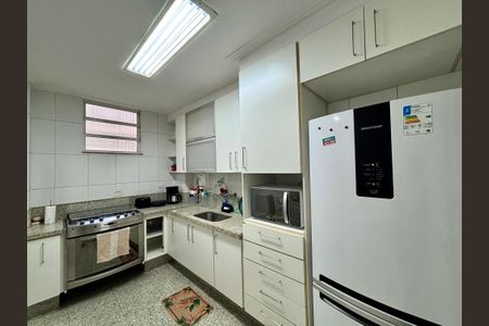 Apartamento à venda com 110m², 2 quartos e 1 vaga Apartamento à venda com 110m², 2 quartos e 1 vagaCozinha