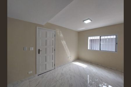 Casa à venda com 100m², 3 quartos e 2 vagasSala