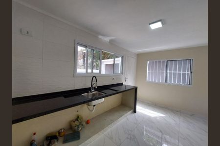 Casa à venda com 100m², 3 quartos e 2 vagas Casa à venda com 100m², 3 quartos e 2 vagasCozinha