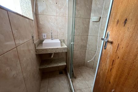 Apartamento para alugar com 60m², 2 quartos e sem vagaBanheiro