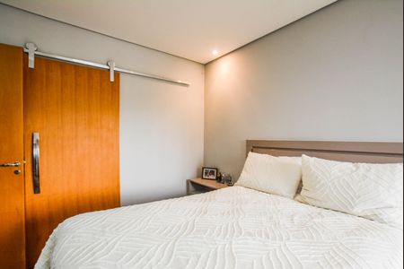 Apartamento à venda com 90m², 2 quartos e 2 vagas Apartamento à venda com 90m², 2 quartos e 2 vagasSuíte