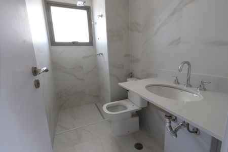 Apartamento à venda com 123m², 3 quartos e 2 vagasBanheiro da Suíte 2