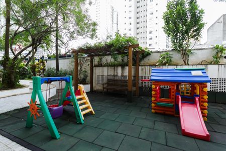Apartamento à venda com 61m², 2 quartos e 1 vaga Apartamento à venda com 61m², 2 quartos e 1 vagaÁrea comum - Playground