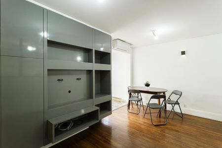 Apartamento à venda com 61m², 2 quartos e 1 vaga Apartamento à venda com 61m², 2 quartos e 1 vagaSala