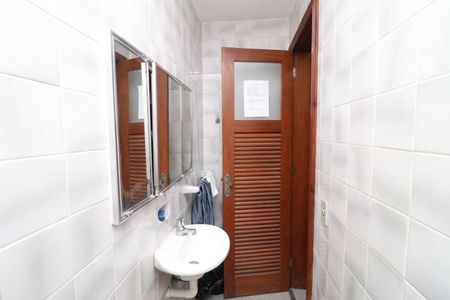 Casa à venda com 450m², 5 quartos e 4 vagasBanheiro de Serviço 1