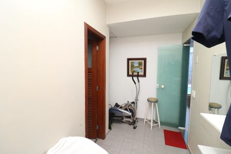 Casa à venda com 450m², 5 quartos e 4 vagasQuarto de Serviço