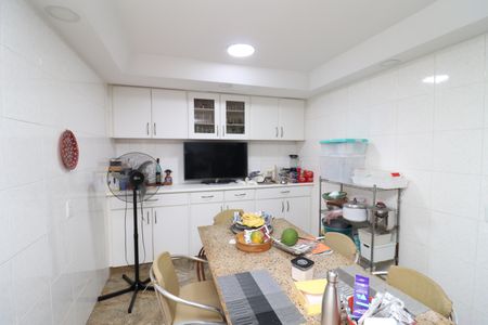 Casa à venda com 450m², 5 quartos e 4 vagasCozinha