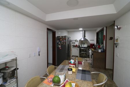 Casa à venda com 450m², 5 quartos e 4 vagasCozinha