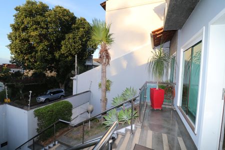 Casa à venda com 450m², 5 quartos e 4 vagasÁrea Externa