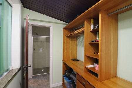 Casa à venda com 450m², 5 quartos e 4 vagasSemi Suíte 1