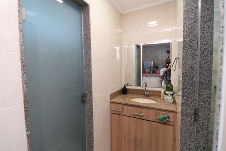 Casa à venda com 450m², 5 quartos e 4 vagasBanheiro de Serviço 2