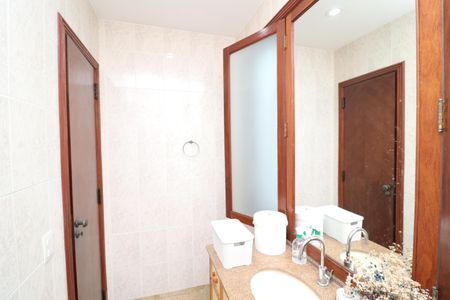 Casa à venda com 450m², 5 quartos e 4 vagasLavabo