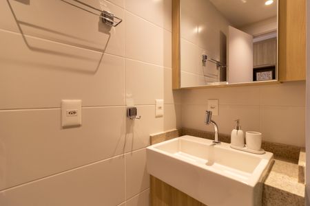 Banheiro Social de kitnet/studio à venda com 1 quarto, 26m² em Jardim Paulista, São Paulo