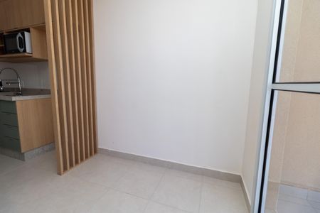 Sala de apartamento para alugar com 1 quarto, 28m² em Parque Industrial Tomas Edson, São Paulo