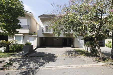 Casa de condomínio à venda com 510m², 4 quartos e 4 vagasFachada