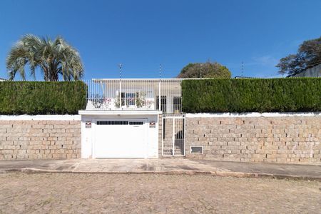 Casa à venda com 163m², 2 quartos e 1 vagaFachada