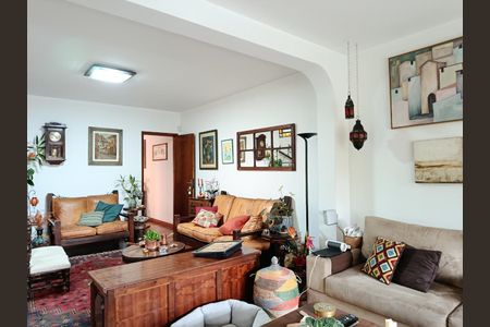 Sala de estar de casa para alugar com 3 quartos, 190m² em Sumaré, São Paulo