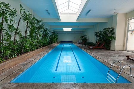 Apartamento à venda com 49m², 2 quartos e 1 vaga Apartamento à venda com 49m², 2 quartos e 1 vagaÁrea Comum - Piscina Coberta