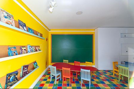 Apartamento à venda com 49m², 2 quartos e 1 vaga Apartamento à venda com 49m², 2 quartos e 1 vagaÁrea Comum - Brinquedoteca