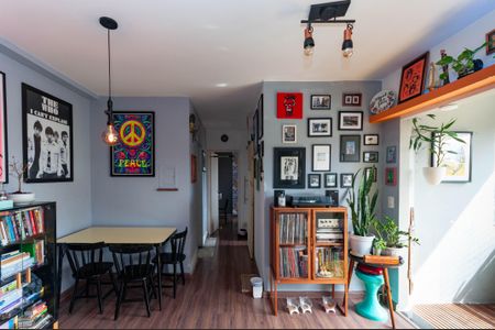 Apartamento à venda com 49m², 2 quartos e 1 vaga Apartamento à venda com 49m², 2 quartos e 1 vagaSala