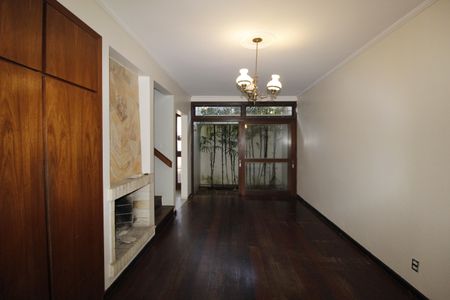 Casa à venda com 270m², 5 quartos e 4 vagasSala 1