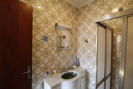 Casa à venda com 270m², 5 quartos e 4 vagasBanheiro da Suíte 1