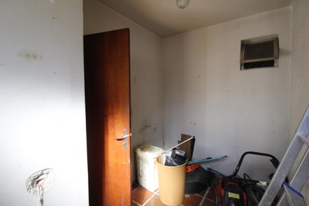 Casa à venda com 270m², 5 quartos e 4 vagasQuarto de Serviço