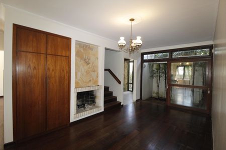 Sala 1 de casa à venda com 5 quartos, 270m² em Boa Vista, Porto Alegre