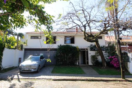 Casa à venda com 270m², 5 quartos e 4 vagasFachada