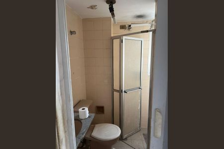 Banheiro de apartamento à venda com 2 quartos, 60m² em Vila Gumercindo, São Paulo