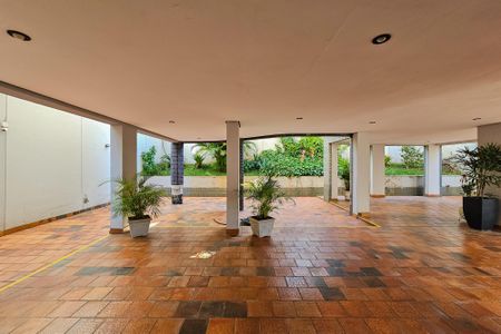 Apartamento à venda com 220m², 4 quartos e 2 vagas Apartamento à venda com 220m², 4 quartos e 2 vagasÁrea comum