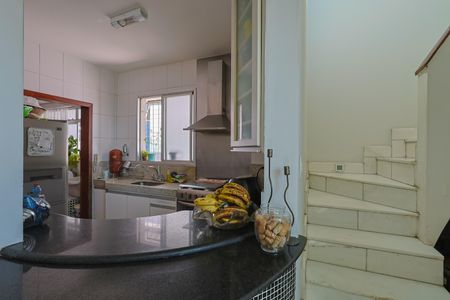 Apartamento à venda com 220m², 4 quartos e 2 vagas Apartamento à venda com 220m², 4 quartos e 2 vagasSala