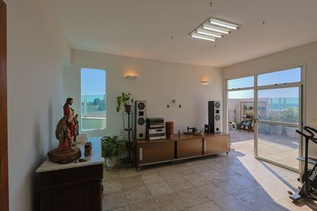 Apartamento à venda com 220m², 4 quartos e 2 vagas Apartamento à venda com 220m², 4 quartos e 2 vagasSala 2