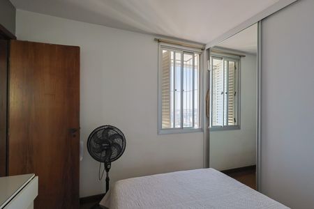 Apartamento à venda com 220m², 4 quartos e 2 vagas Apartamento à venda com 220m², 4 quartos e 2 vagasQuarto 1