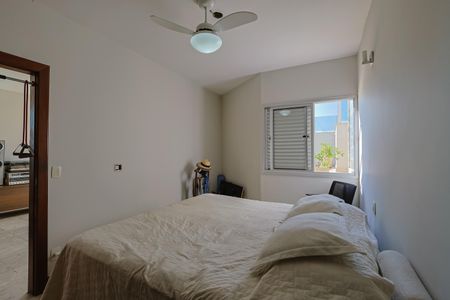 Apartamento à venda com 220m², 4 quartos e 2 vagas Apartamento à venda com 220m², 4 quartos e 2 vagasSuíte 2