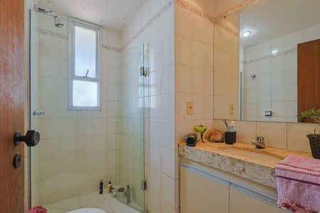 Apartamento à venda com 220m², 4 quartos e 2 vagas Apartamento à venda com 220m², 4 quartos e 2 vagasBanheiro