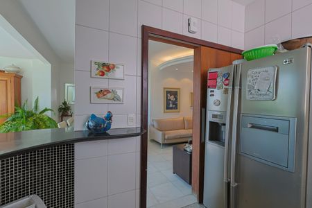 Apartamento à venda com 220m², 4 quartos e 2 vagas Apartamento à venda com 220m², 4 quartos e 2 vagasCozinha