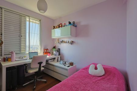 Apartamento à venda com 220m², 4 quartos e 2 vagas Apartamento à venda com 220m², 4 quartos e 2 vagasQuarto 2