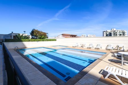 Apartamento à venda com 61m², 2 quartos e 1 vaga Apartamento à venda com 61m², 2 quartos e 1 vagaÁrea comum -Piscina