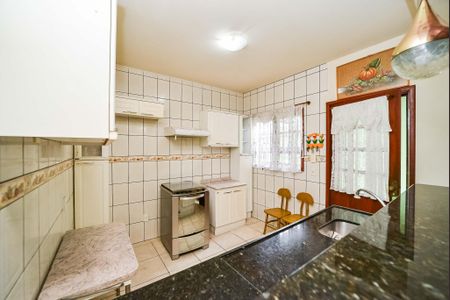 Casa à venda com 240m², 3 quartos e 2 vagasCozinha