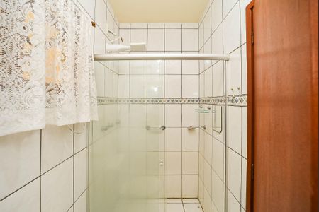 Casa à venda com 240m², 3 quartos e 2 vagasBanheiro da Suíte