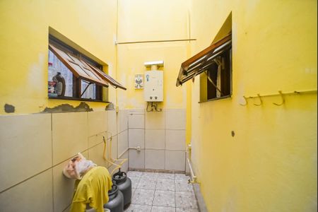 Casa à venda com 240m², 3 quartos e 2 vagasÁrea de Serviço